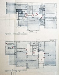 <p>De gewijzigde plattegronden, behorend bij de vergunningaanvraag uit 1984. Op de verdieping worden vier wooneenheden met aparte keuken en sanitair gerealiseerd (Gemeente Haaksbergen). </p>
